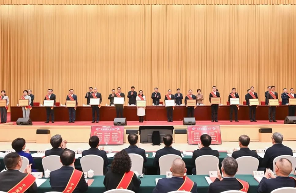 喜报 | asiagame荣获“重庆市优秀民营企业”称号！